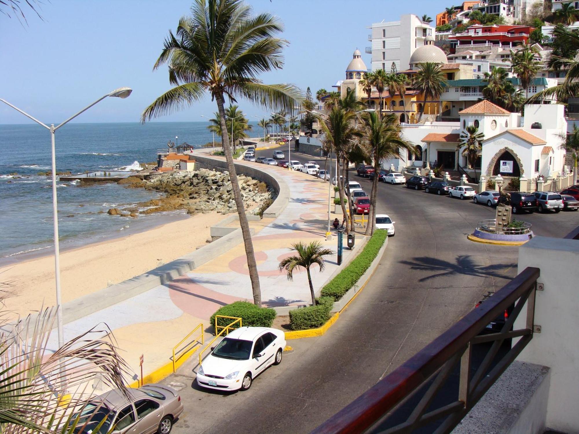Hotel La Siesta Malecon Mazatlan Exterior photo