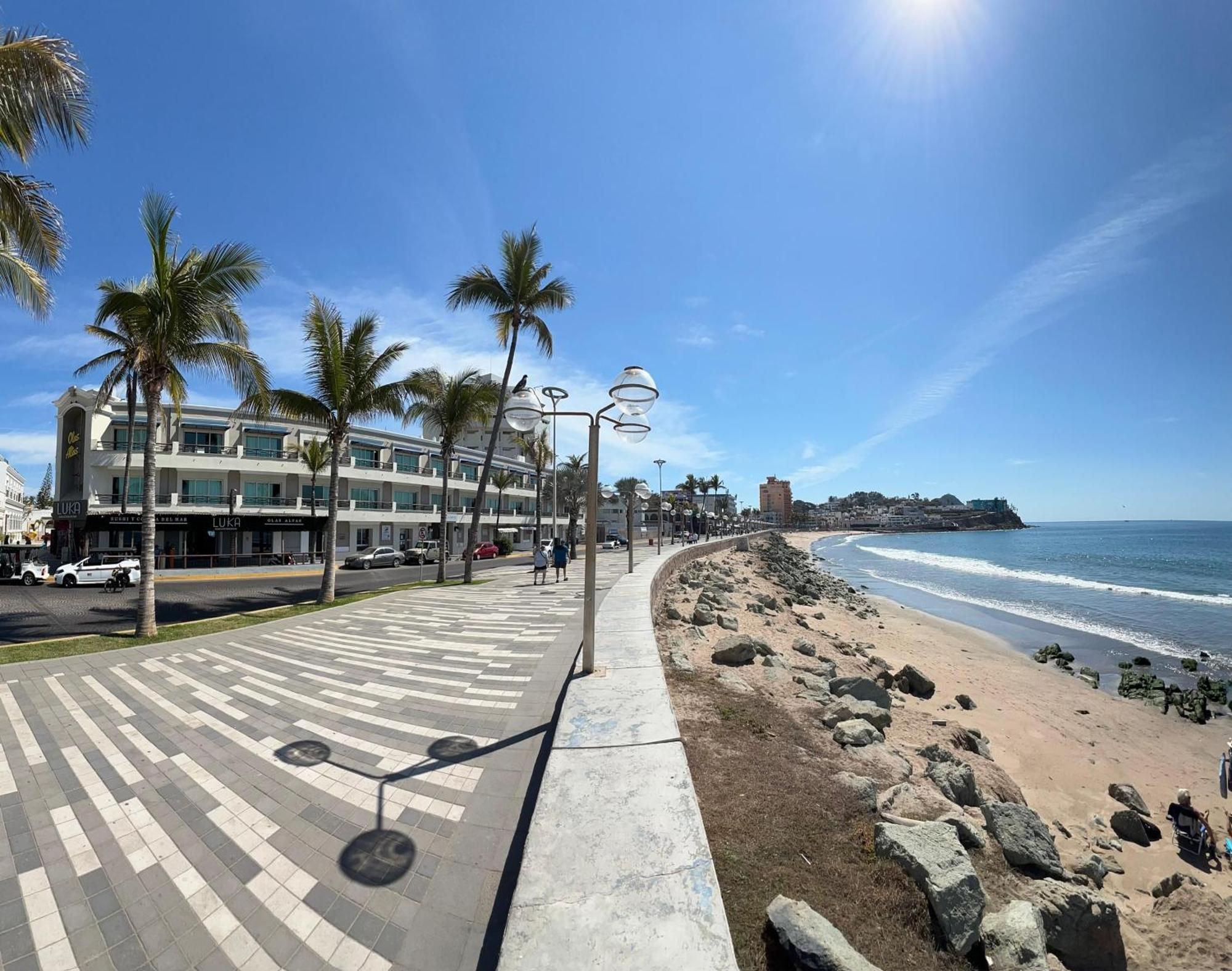 Hotel La Siesta Malecon Mazatlan Exterior photo